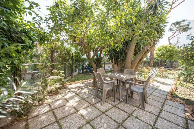 Garden House Apartments In Nápoly Kültér fotó