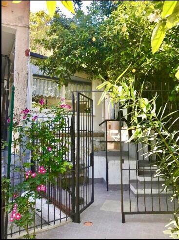 Garden House Apartments In Nápoly Kültér fotó